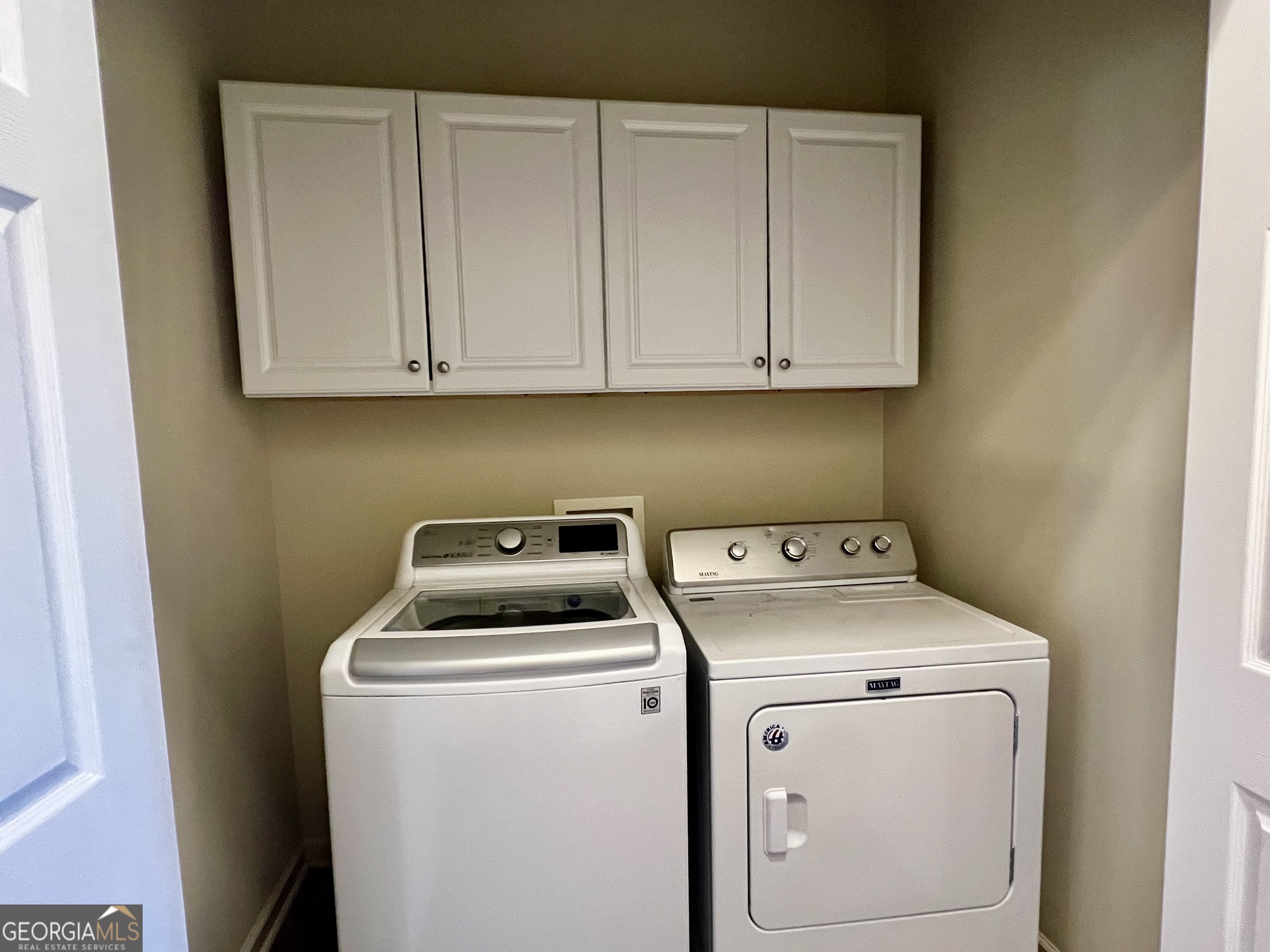 122 Millers Lane Calhoun, GA 30701 - Photo 37 of 60 a utility room with dryer and washer