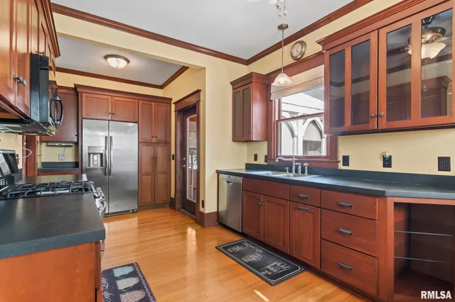 $240,000 | 116 East Main Street, Williamsville, IL 62693