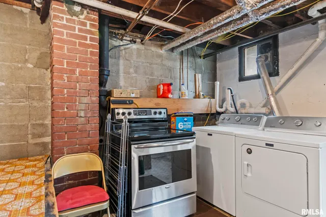 $240,000 | 116 East Main Street, Williamsville, IL 62693