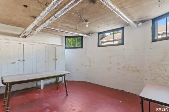 $240,000 | 116 East Main Street, Williamsville, IL 62693