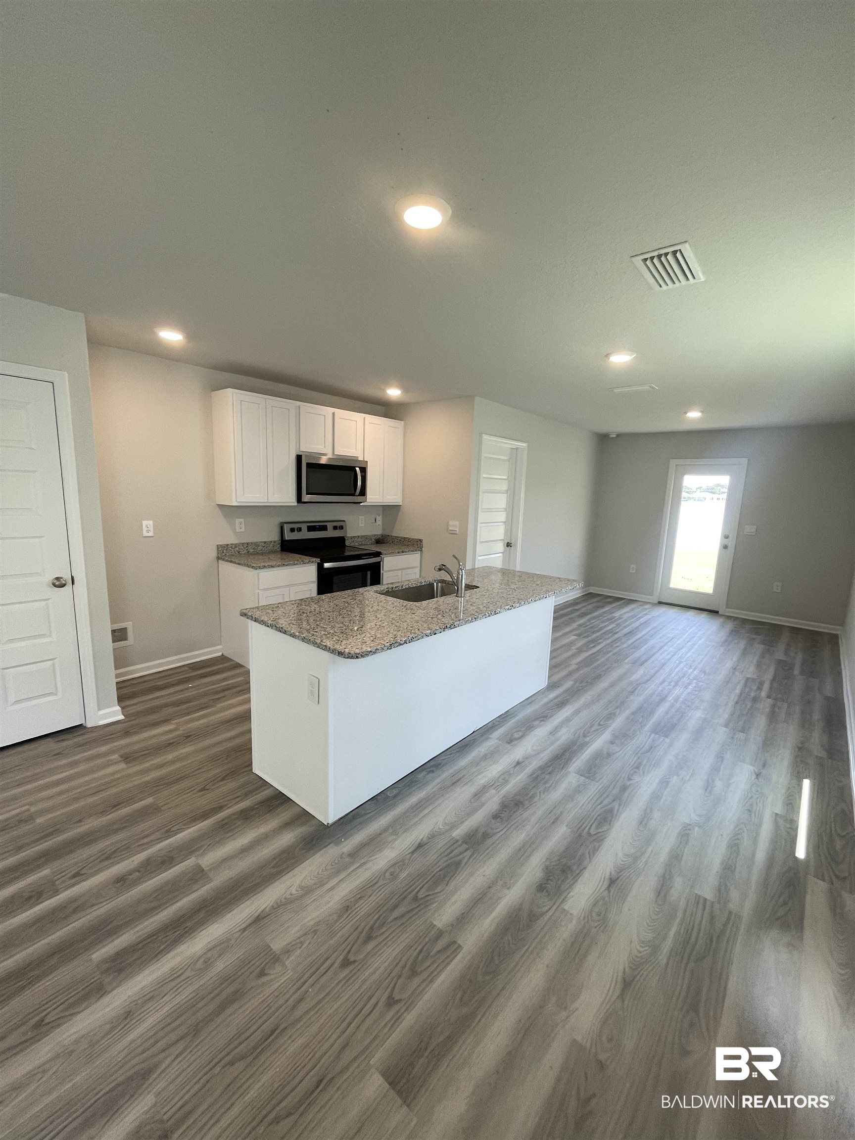 8675 Summer Bay Lane Foley, AL 36535 - Photo 4 of 11