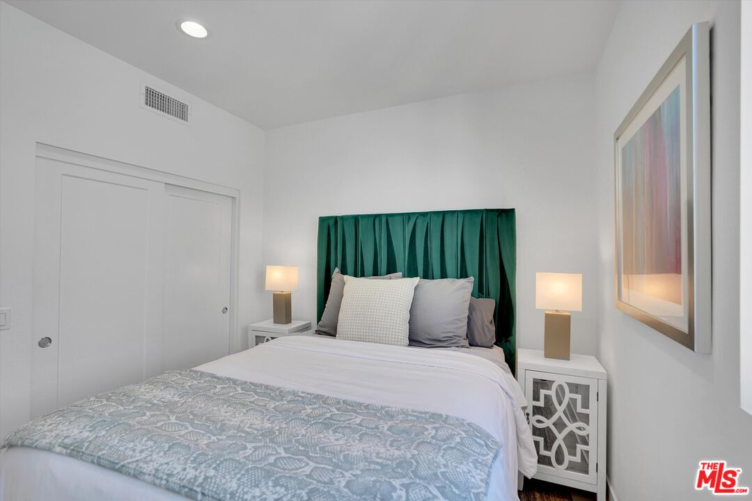 2927 West Exposition Place, Unit 3 Los Angeles, CA 90018 - Photo 27 of 44
