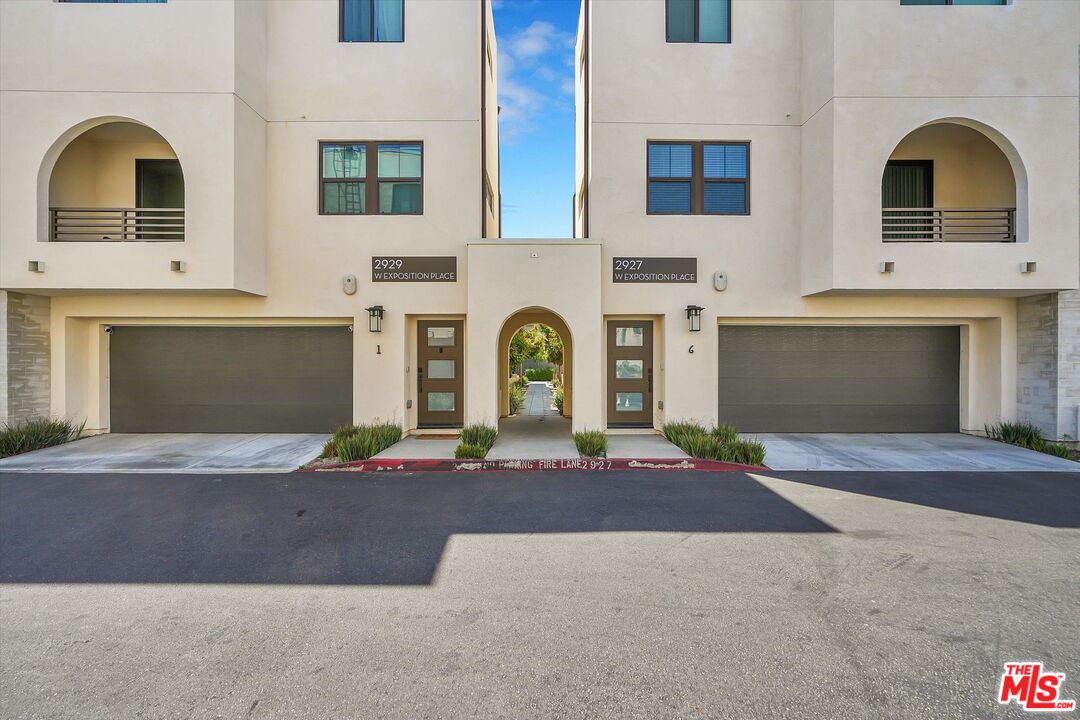 2927 West Exposition Place, Unit 3 Los Angeles, CA 90018 - Photo 32 of 44