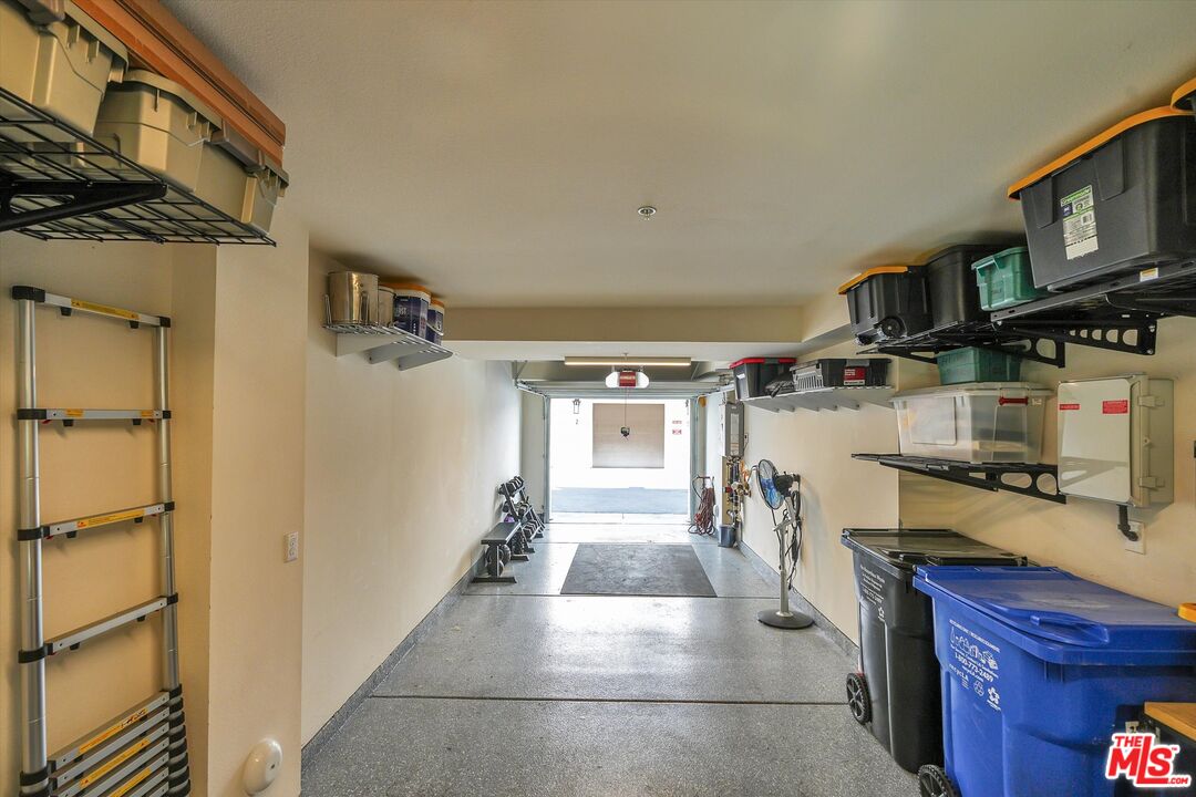 2927 West Exposition Place, Unit 3 Los Angeles, CA 90018 - Photo 36 of 44