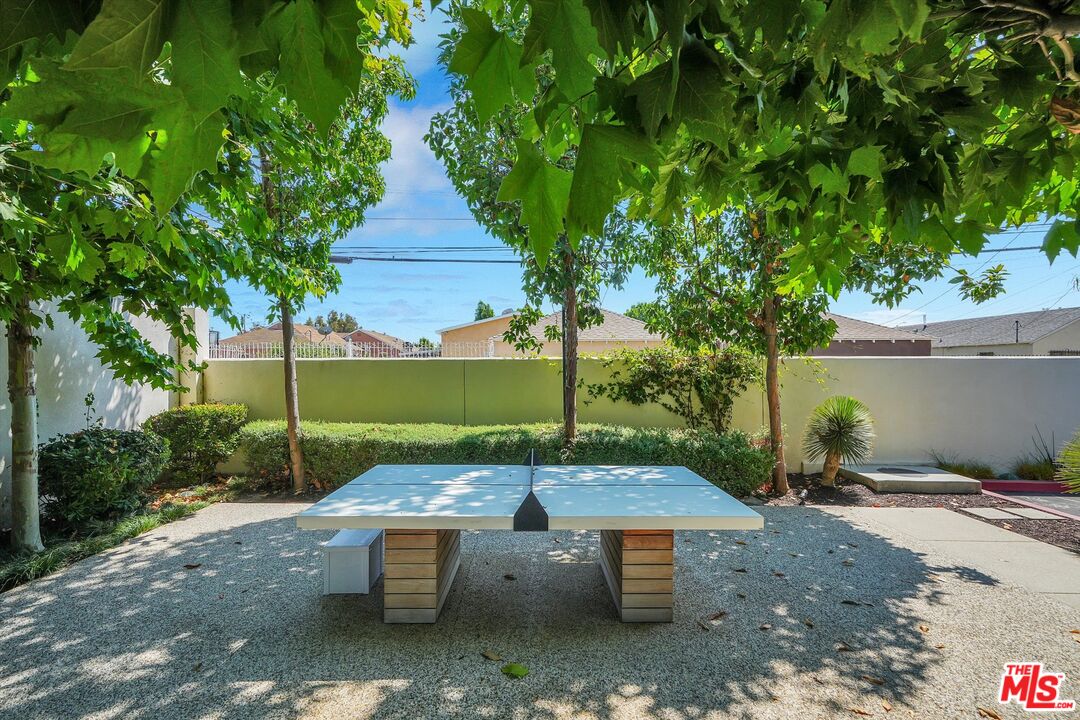 2927 West Exposition Place, Unit 3 Los Angeles, CA 90018 - Photo 40 of 44