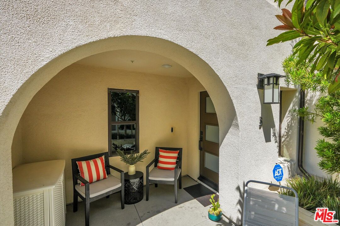 2927 West Exposition Place, Unit 3 Los Angeles, CA 90018 - Photo 5 of 44