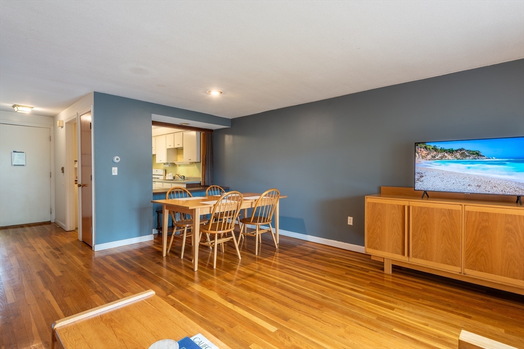 6 Webster Court, Unit 6 Amherst, MA 01002 - Photo 6 of 19 Gallery Image 6