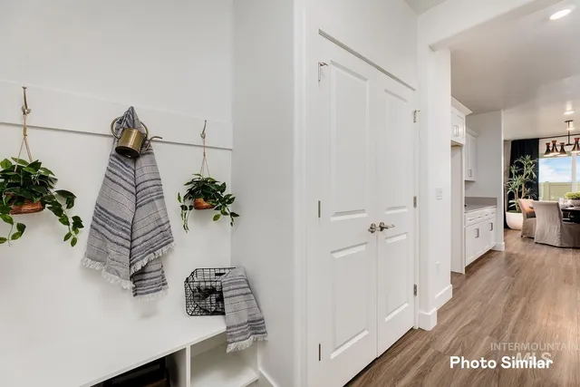 $749,900 | 3601 South Angel Fls Way, Nampa, ID 83686