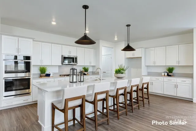 $749,900 | 3601 South Angel Fls Way, Nampa, ID 83686