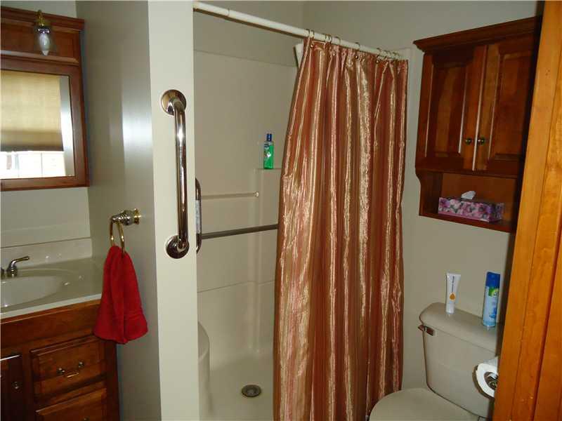 3712 West Run Road Munhall, PA 15120 - Photo 10 of 14 Full Bath.