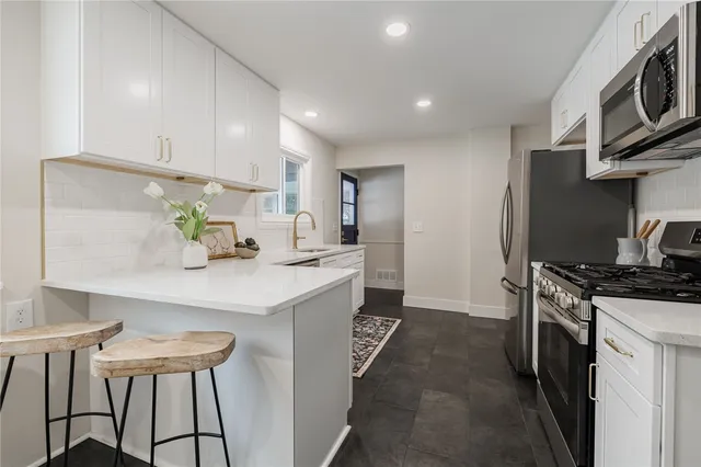 $350,000 | 5 Ridgelawn Drive, Irondequoit, NY 14617