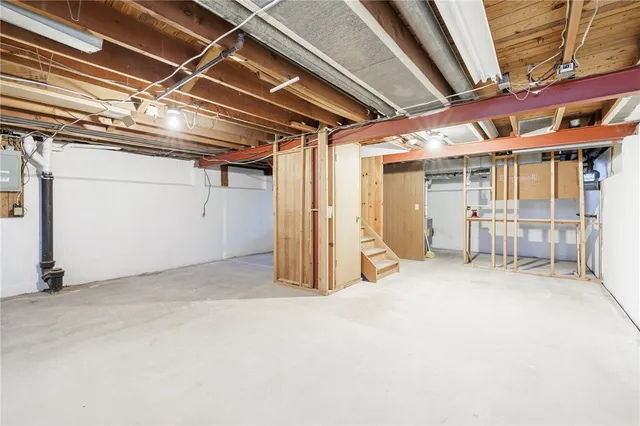 $350,000 | 5 Ridgelawn Drive, Irondequoit, NY 14617