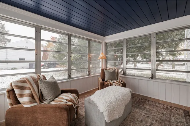 $350,000 | 5 Ridgelawn Drive, Irondequoit, NY 14617