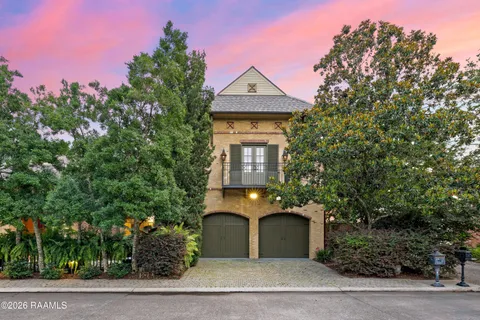 $1,295,000 | 104 Ducharme Court, Lafayette, LA 70503