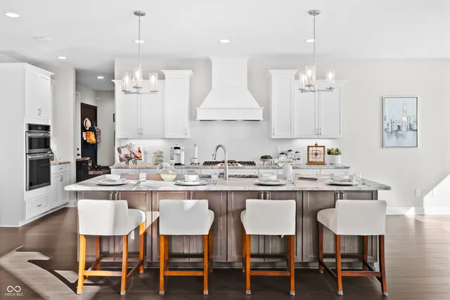 $1,725,000 | 4301 Stone Lk Drive, Zionsville, IN 46077