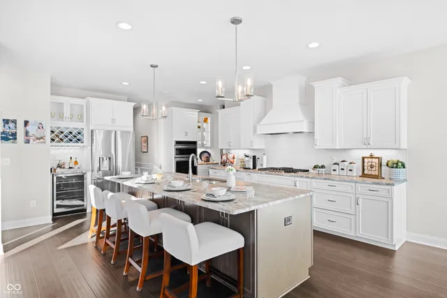 $1,725,000 | 4301 Stone Lk Drive, Zionsville, IN 46077