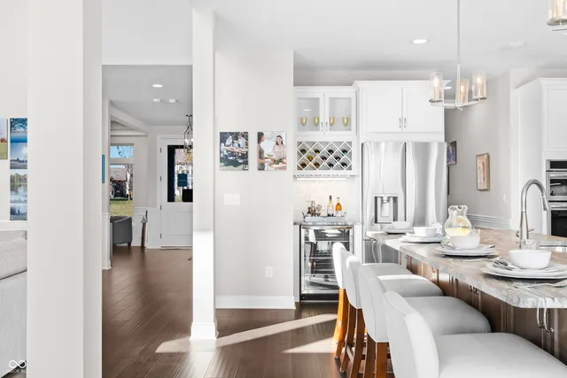 $1,725,000 | 4301 Stone Lk Drive, Zionsville, IN 46077