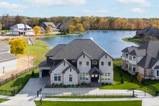 $1,725,000 | 4301 Stone Lk Drive, Zionsville, IN 46077