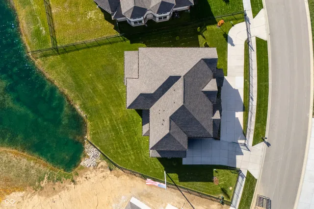 $1,725,000 | 4301 Stone Lk Drive, Zionsville, IN 46077