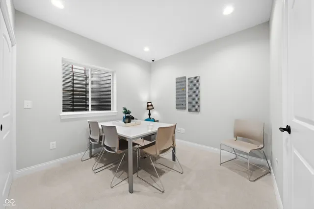 $1,725,000 | 4301 Stone Lk Drive, Zionsville, IN 46077