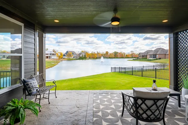 $1,725,000 | 4301 Stone Lk Drive, Zionsville, IN 46077