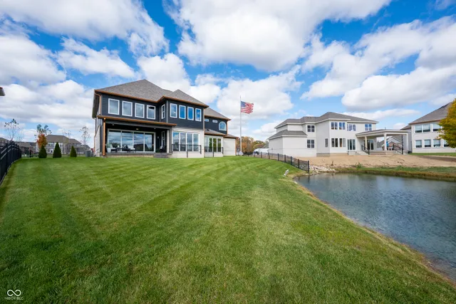 $1,725,000 | 4301 Stone Lk Drive, Zionsville, IN 46077