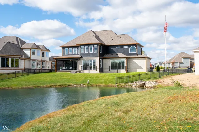$1,725,000 | 4301 Stone Lk Drive, Zionsville, IN 46077
