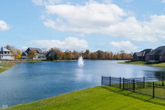 $1,725,000 | 4301 Stone Lk Drive, Zionsville, IN 46077