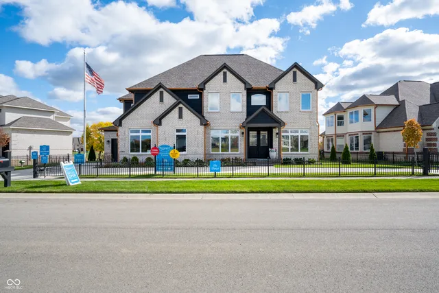 $1,725,000 | 4301 Stone Lk Drive, Zionsville, IN 46077