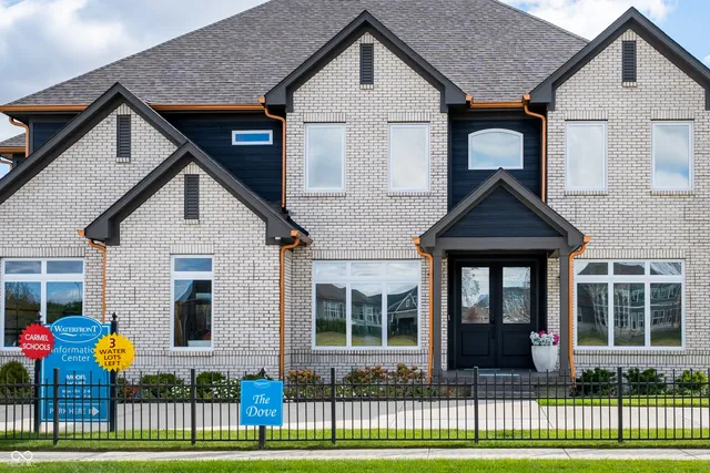 $1,725,000 | 4301 Stone Lk Drive, Zionsville, IN 46077