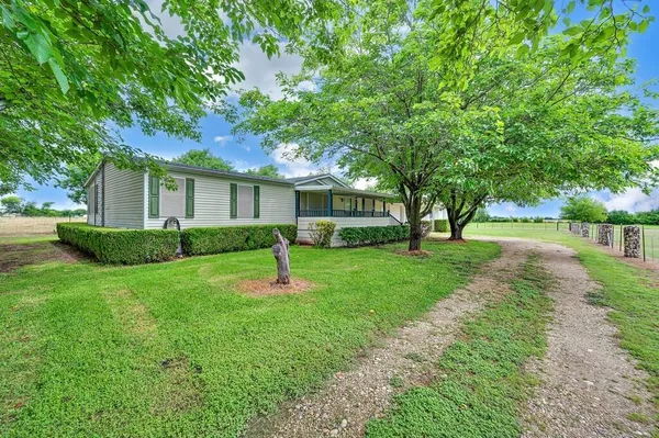 $330,000 | 652 Middle Windsor Road, McGregor, TX 76657