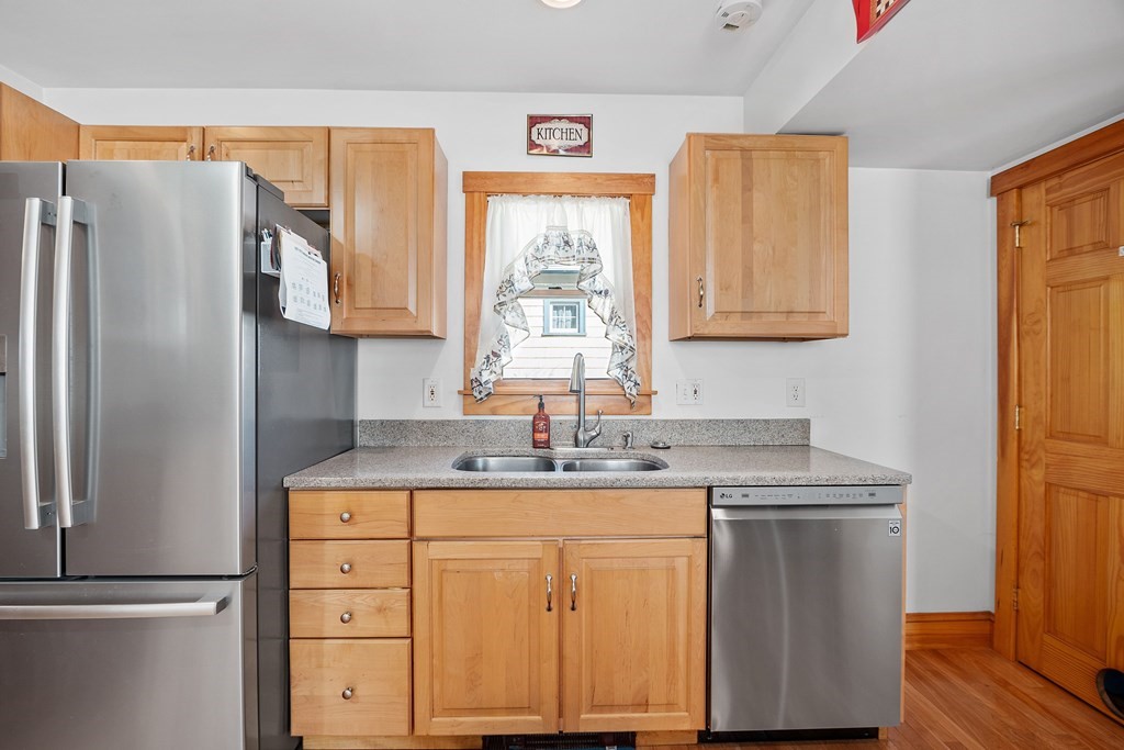 27 Sunset Road Gardner, MA 01440 - Photo 11 of 29 Gallery Image 11