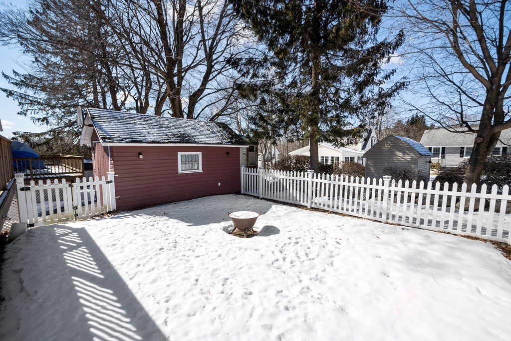 27 Sunset Road Gardner, MA 01440 - Photo 7 of 29 Gallery Image 7