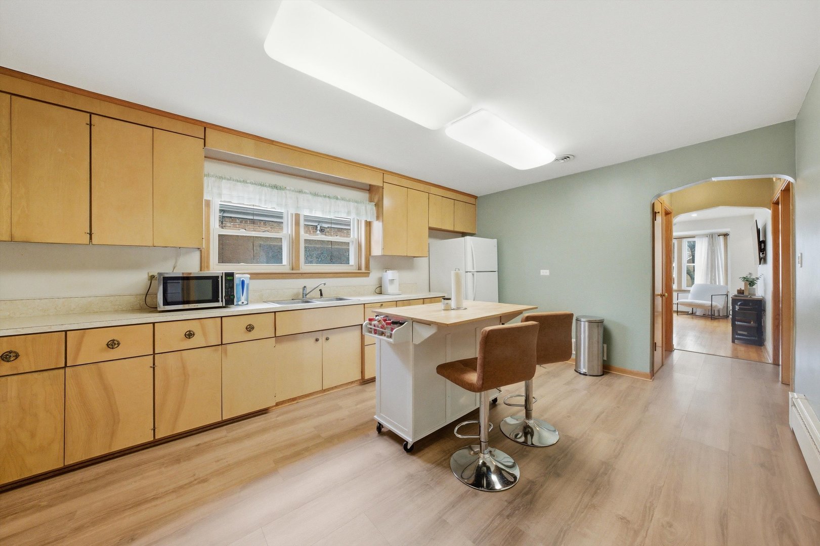 5748 South Kenneth Avenue Chicago, IL 60629 - Photo 4 of 13