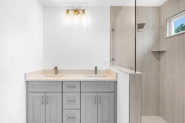 $1,800 | 964 West 9th Street, St. Augustine, FL 32084