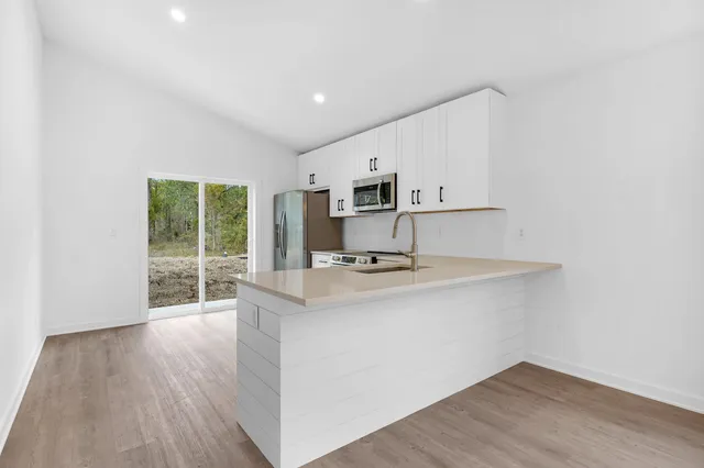 $1,800 | 964 West 9th Street, St. Augustine, FL 32084