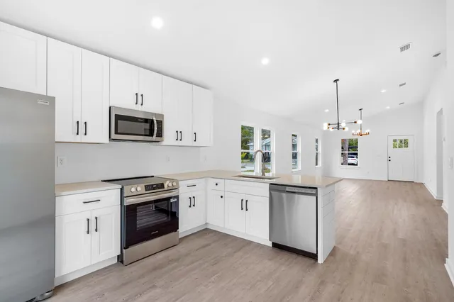 $1,800 | 964 West 9th Street, St. Augustine, FL 32084