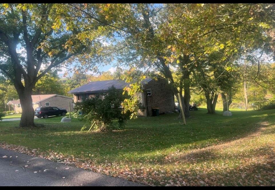 294 Chubbic Road Canonsburg, PA 15317 - Photo 2 of 12 Gallery Image 2
