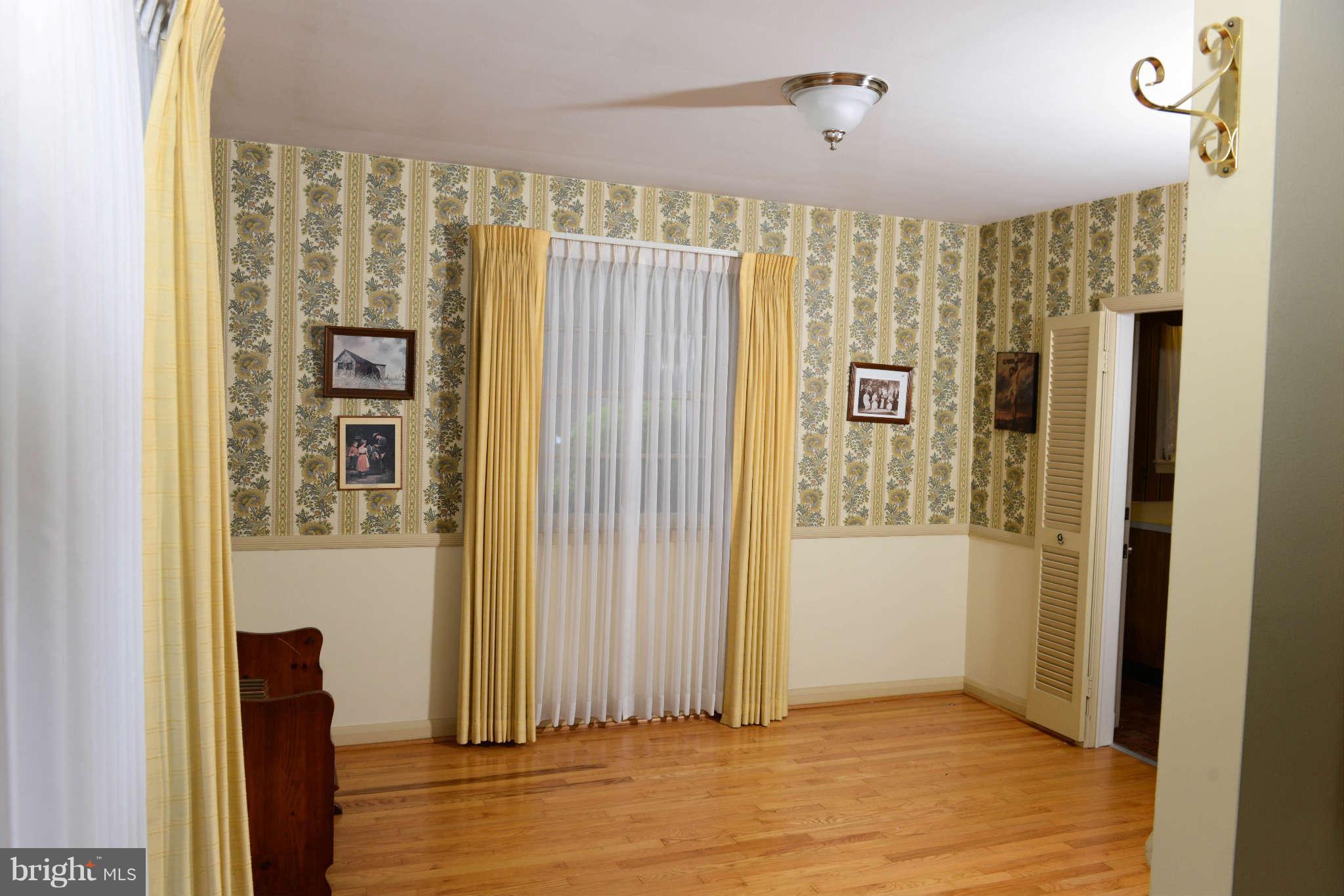 1208 St Andrews Way Baltimore, MD 21239 - Photo 8 of 20 Dining Room