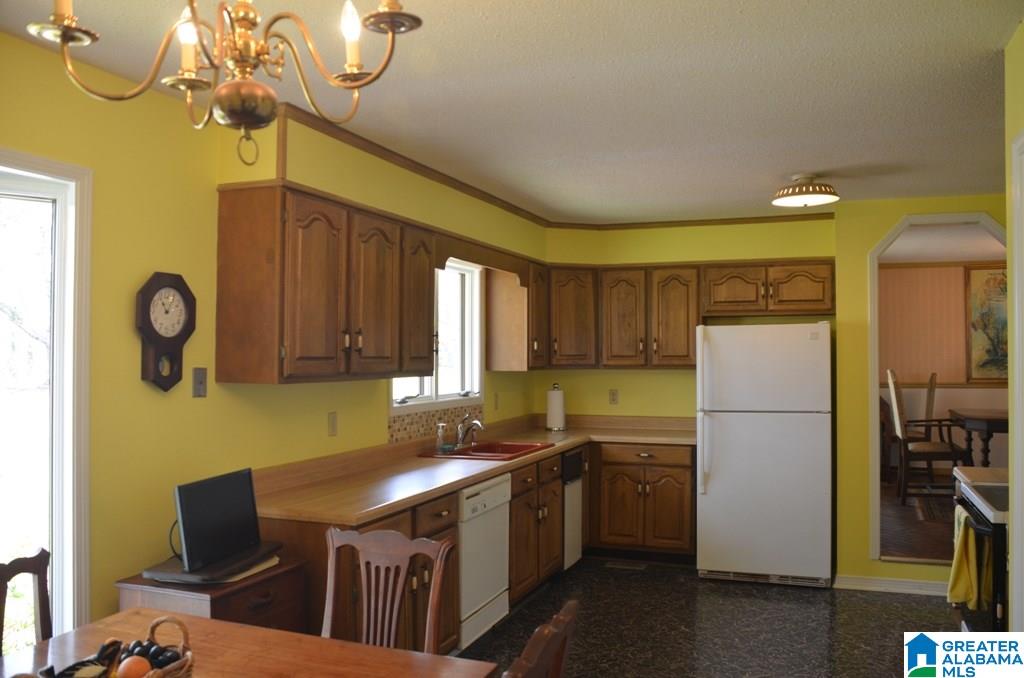 708 Hillyer High Road Anniston, AL 36207 - Photo 5 of 45