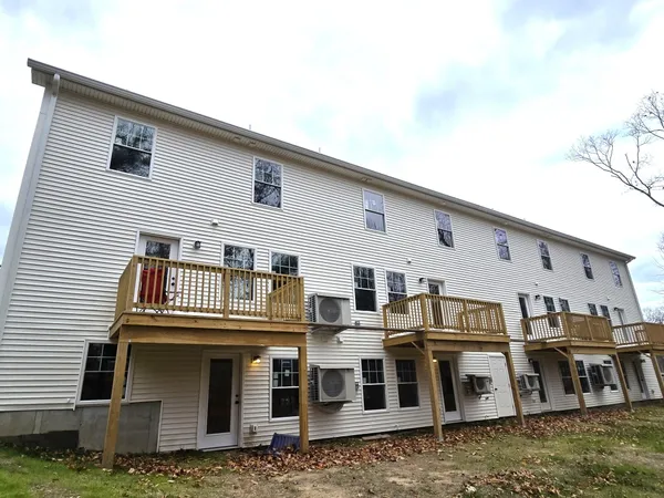$439,900 | 17 Signal Street, Unit I1, Sanford, ME 04083