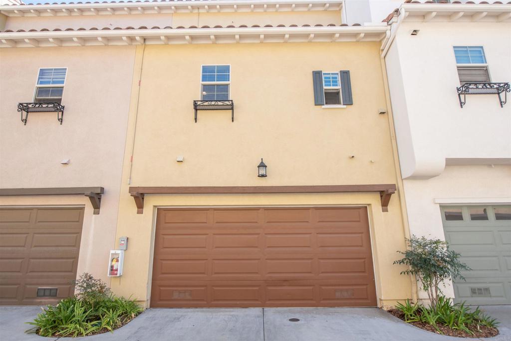 2264 Huntington Point Road, Unit 104 Chula Vista, CA 91914 - Photo 53 of 56 Attached Garage