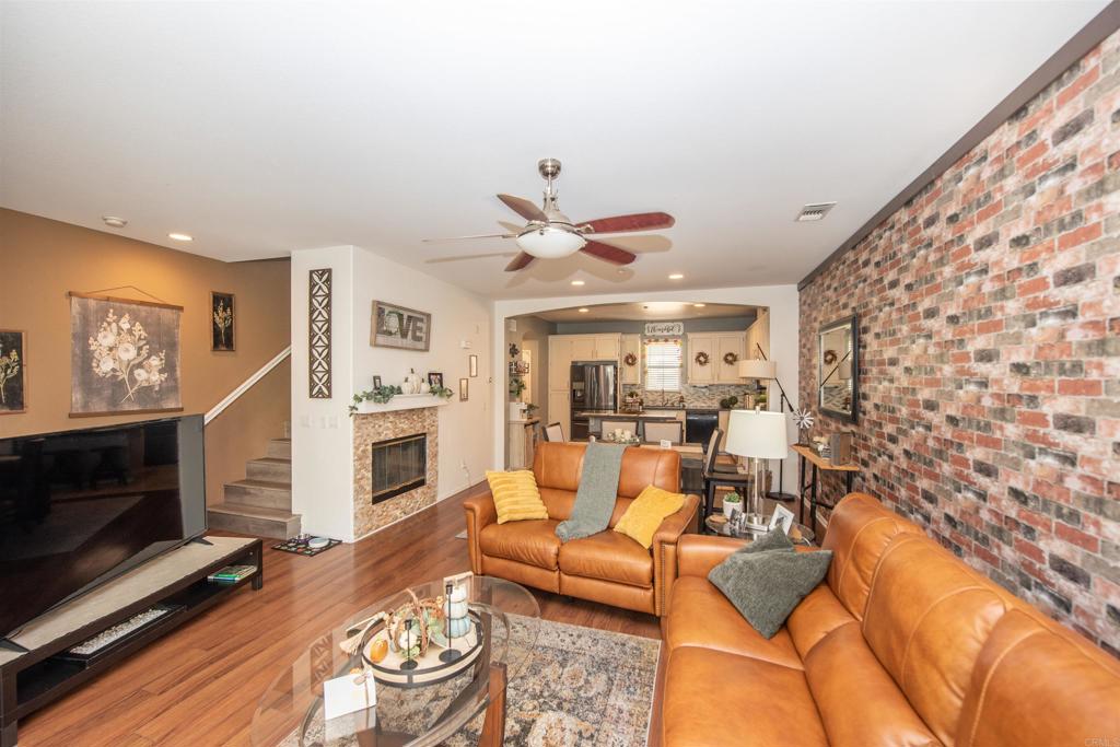 2264 Huntington Point Road, Unit 104 Chula Vista, CA 91914 - Photo 6 of 56 Living Room