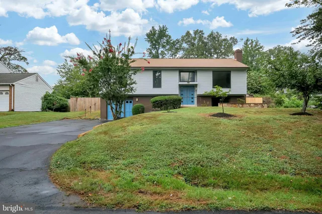 $799,000 | 6170 Howells Road, Alexandria, VA 22310