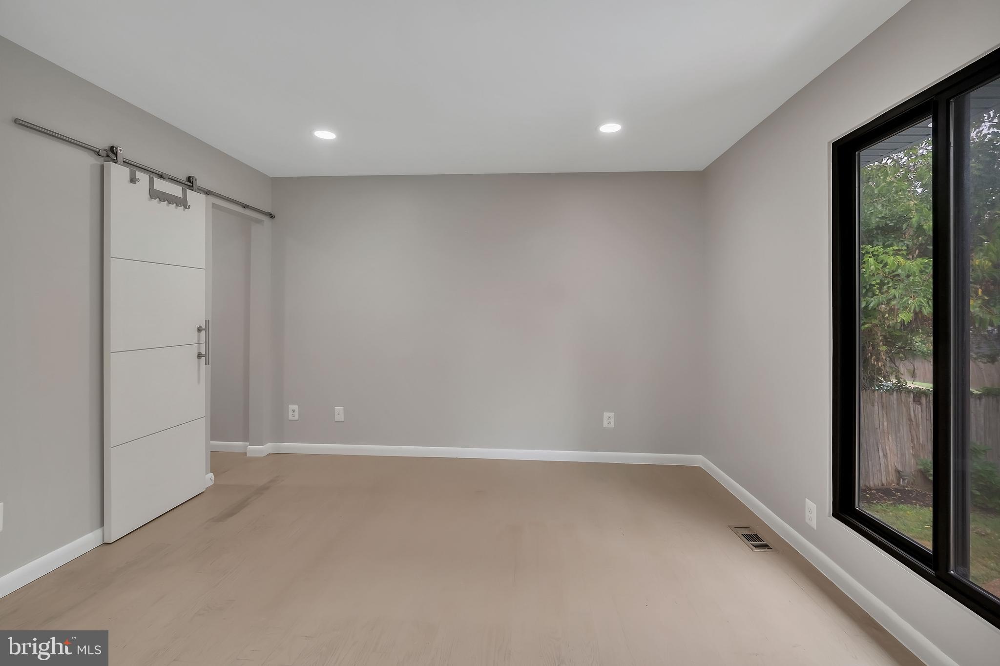 6170 Howells Road Alexandria, VA 22310 - Photo 23 of 50 Master