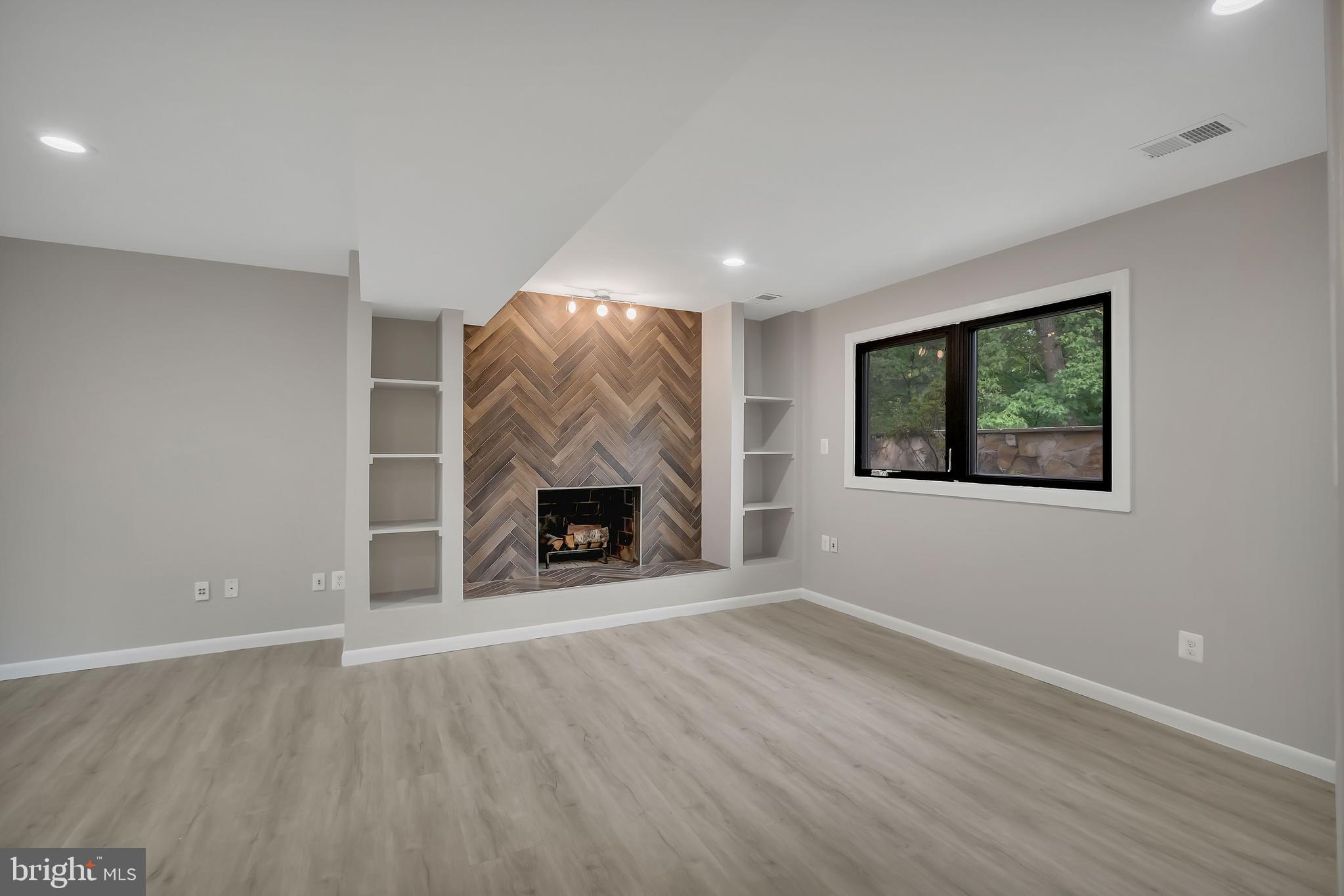 6170 Howells Road Alexandria, VA 22310 - Photo 29 of 50 LL Family room