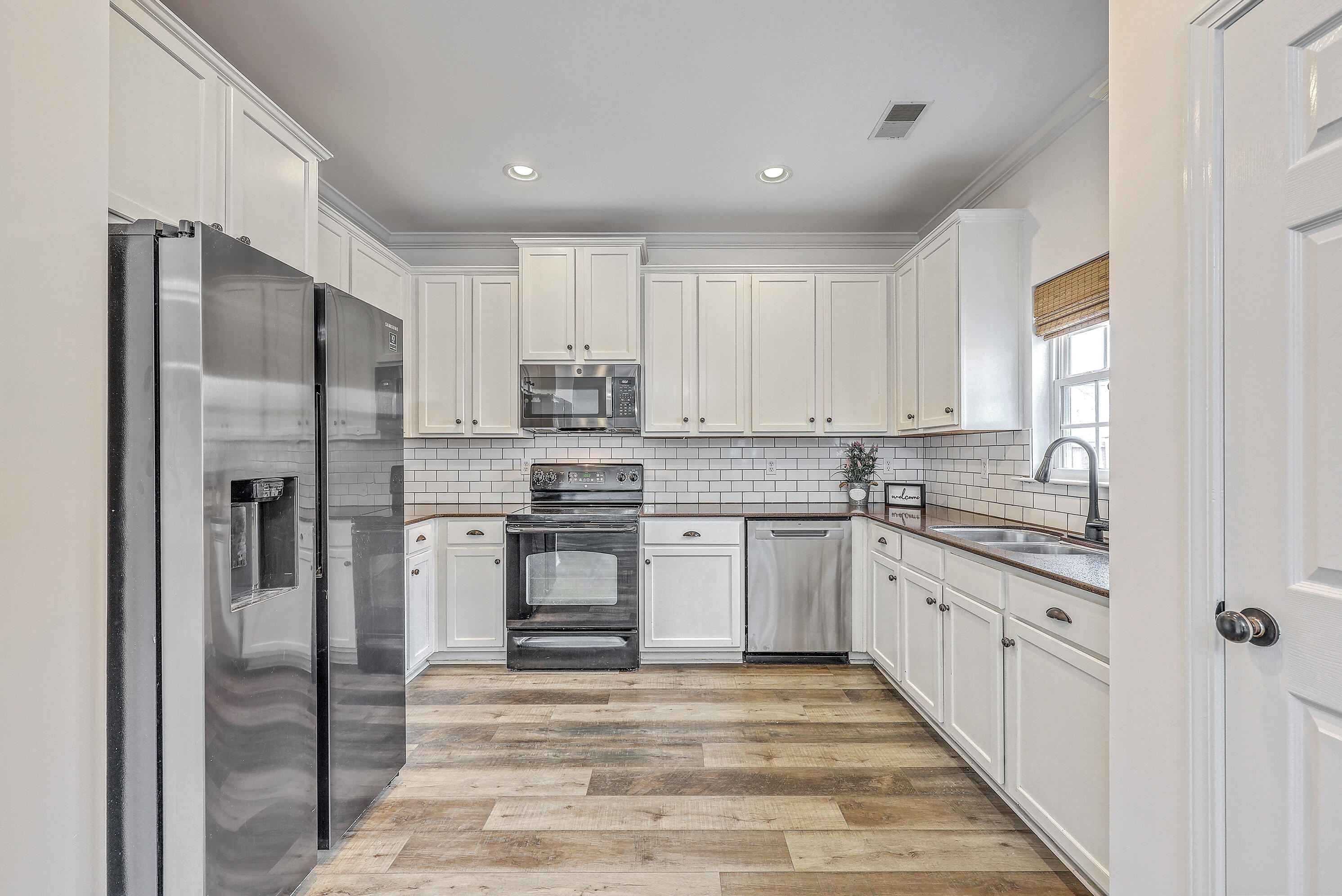 9666 South Carousel Circle Summerville, SC 29485 - Photo 18 of 45 ZYN_8343_4_5_6_7_8_9