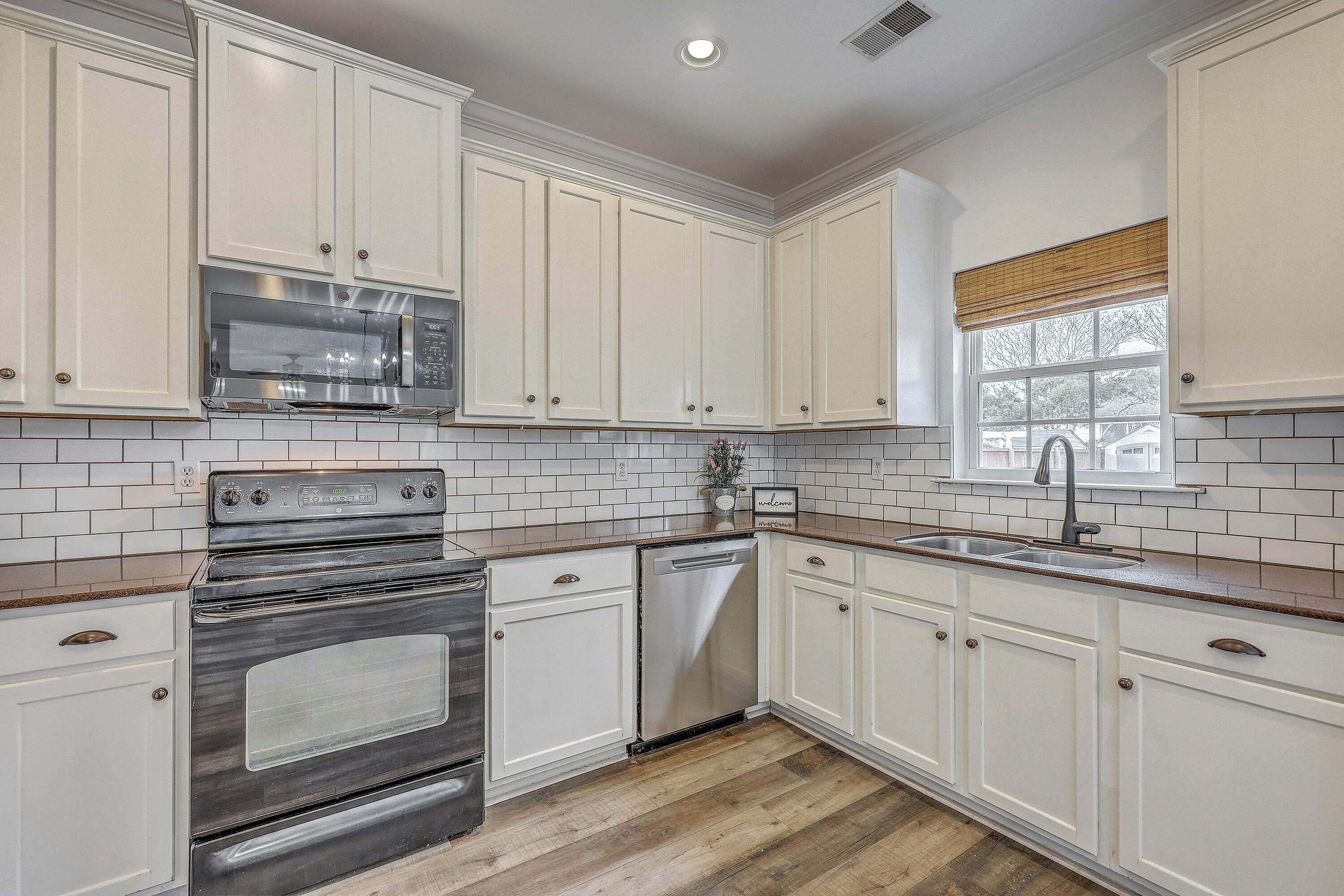 9666 South Carousel Circle Summerville, SC 29485 - Photo 19 of 45 ZYN_8350_1_2_3_4_5_6