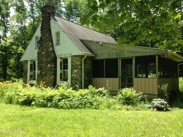$199,000 | 471 Benton Hill Road, Becket, MA 01223