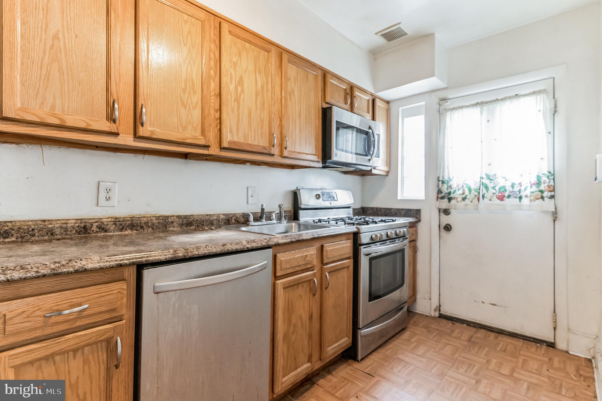 3939 R Street Southeast Washington, DC 20020 - Photo 8 of 38 Gallery Image 8